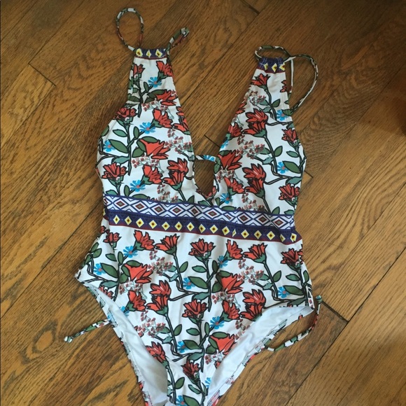 NEW Cupshe One-Piece Swimsuit - Picture 5 of 8